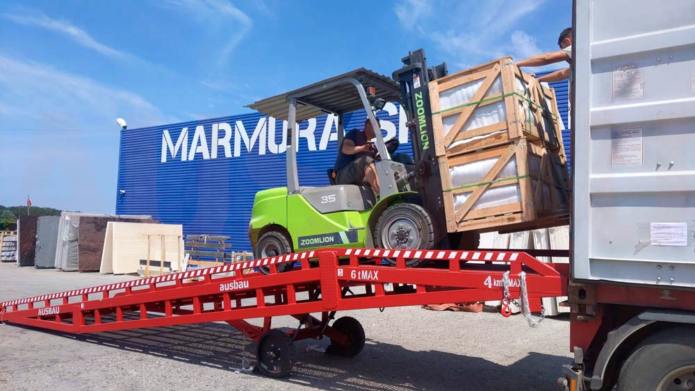 Mobil lastramper för containrar